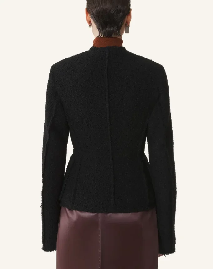 Asymmetrische Jacke aus Bouclé-Wolle Asymmetrische Jacke aus Bouclé-Wolle