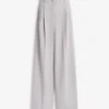 Baumwollhose mit Abnähern Baumwollhose mit Abnähern
