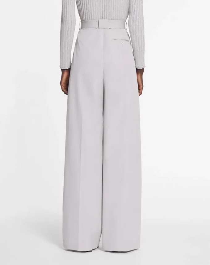 Baumwollhose mit Abnähern Baumwollhose mit Abnähern