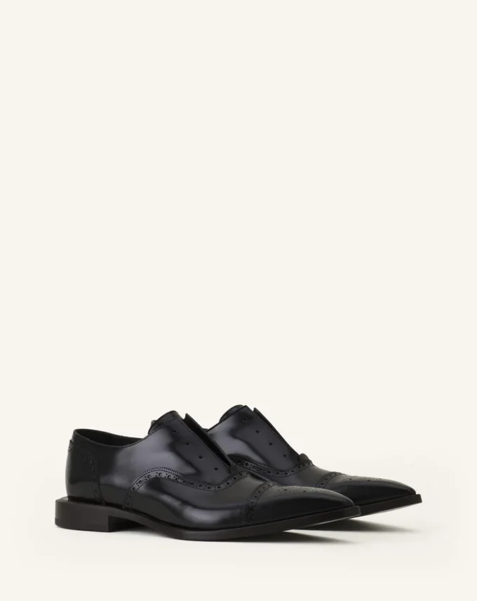 Brogue-Oxford-Schuh aus glänzendem Leder