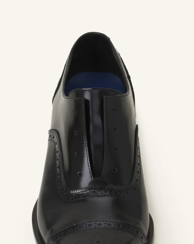Brogue-Oxford-Schuh aus glänzendem Leder