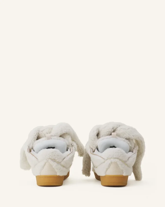 Curb Sneakers aus Lammfell Curb Sneakers aus Lammfell