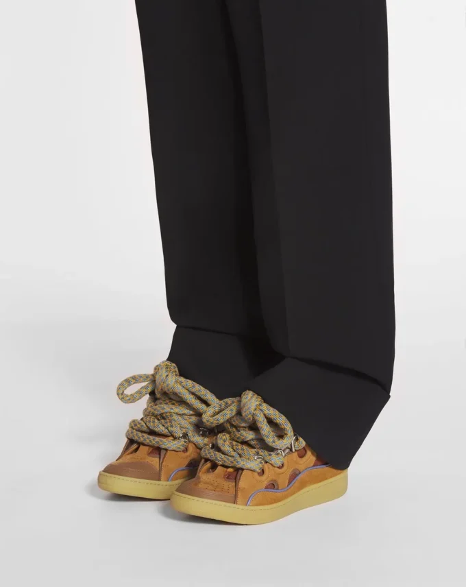 Curb Sneakers aus Leder mit Schlangenleder-Schnürsenkeln Curb Sneakers aus Leder mit Schlangenleder-Schnürsenkeln