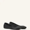 Die Ballerina-Ballerinas aus Leder Die Ballerina-Ballerinas aus Leder