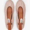 Die flache Ballerina aus Leder