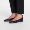 Die flache Ballerina aus Leder
