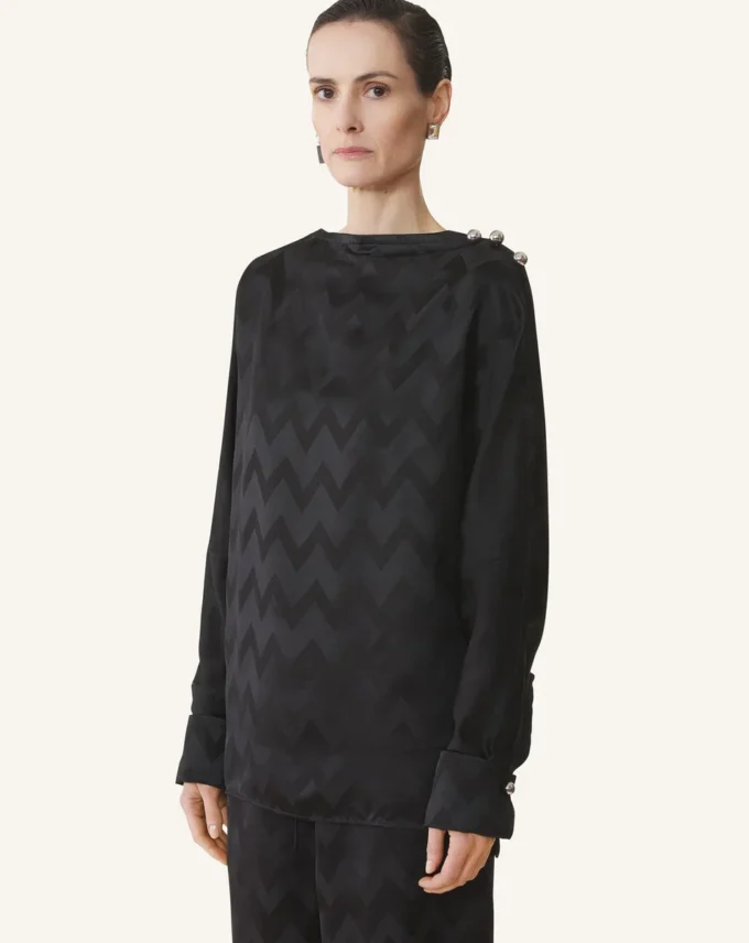 Fließendes Oberteil aus Jacquard-Viskose Fließendes Oberteil aus Jacquard-Viskose
