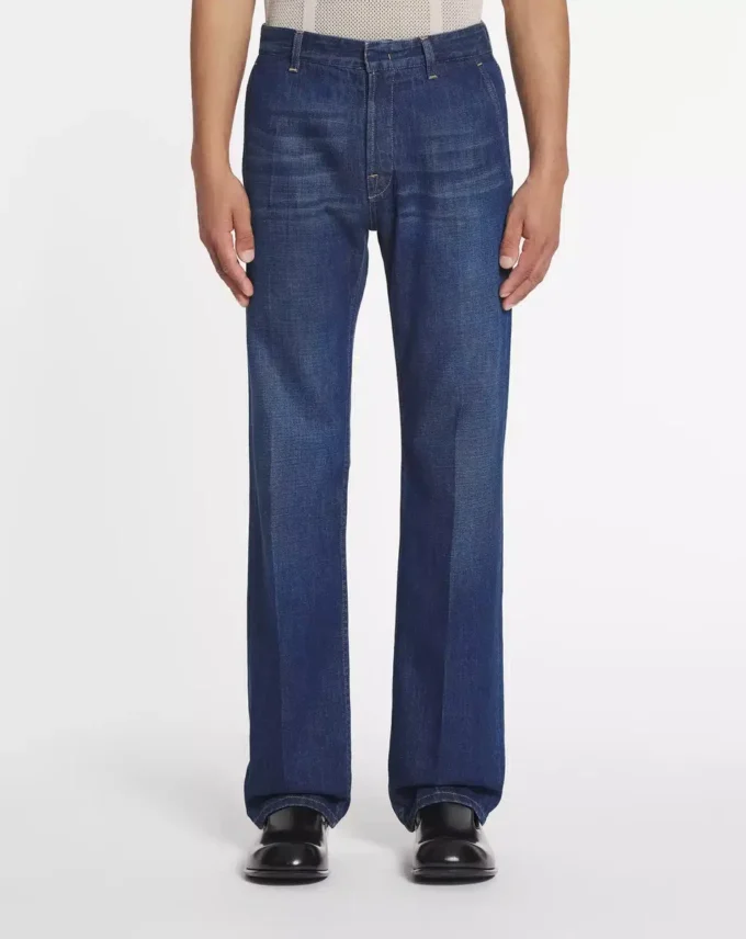 Gerade geschnittene Jeanshose Gerade geschnittene Jeanshose
