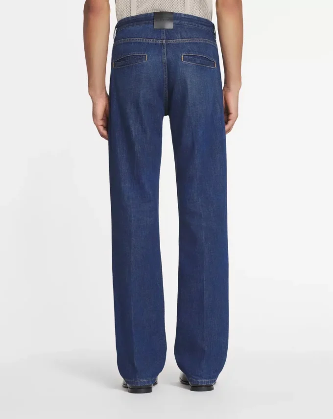 Gerade geschnittene Jeanshose Gerade geschnittene Jeanshose