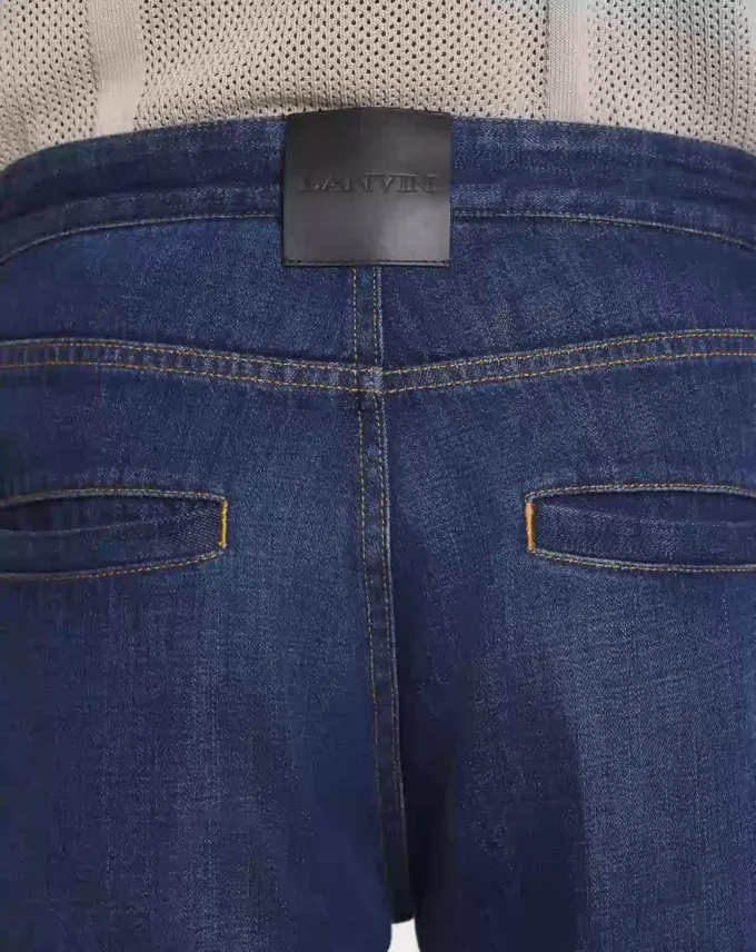Gerade geschnittene Jeanshose Gerade geschnittene Jeanshose