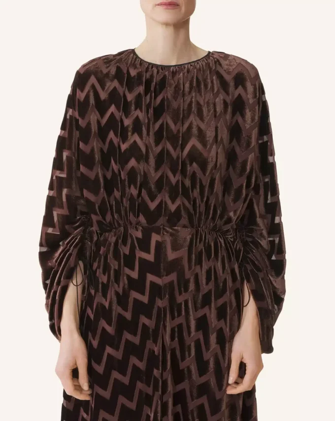 Kleid aus Devoré-Samt