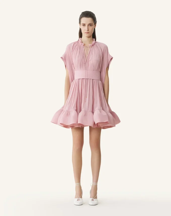 Kurzes Charmeuse-Kleid Kurzes Charmeuse-Kleid