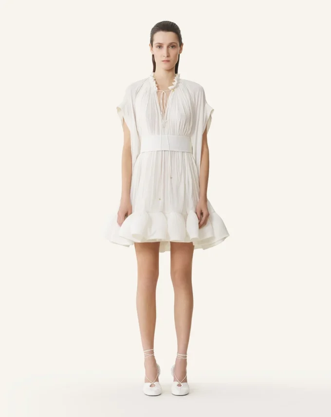 Kurzes Charmeuse-Kleid Kurzes Charmeuse-Kleid