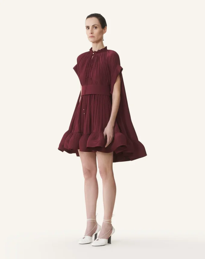 Kurzes Charmeuse-Kleid Kurzes Charmeuse-Kleid