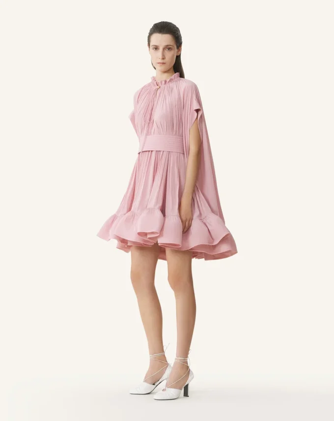 Kurzes Charmeuse-Kleid Kurzes Charmeuse-Kleid