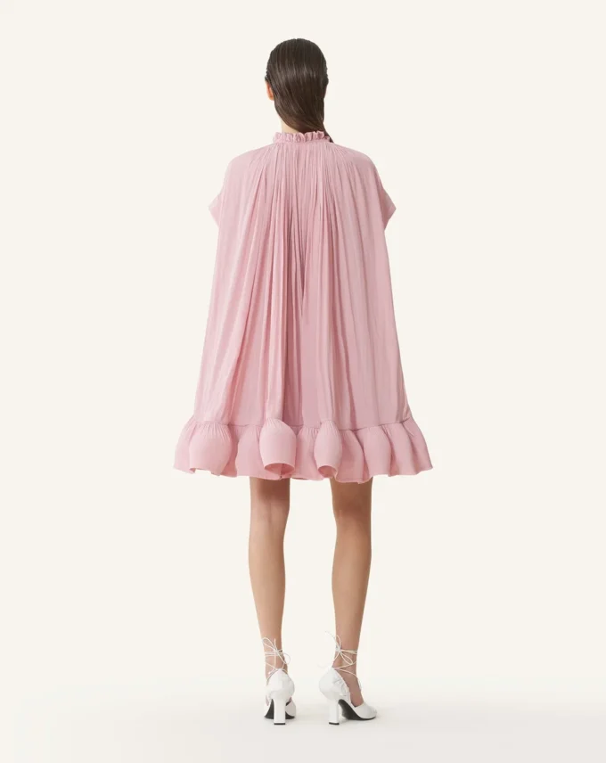 Kurzes Charmeuse-Kleid Kurzes Charmeuse-Kleid