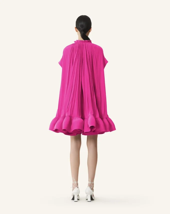 Kurzes Charmeuse-Kleid Kurzes Charmeuse-Kleid