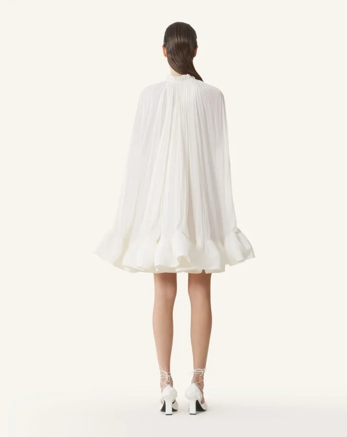 Kurzes Charmeuse-Kleid Kurzes Charmeuse-Kleid