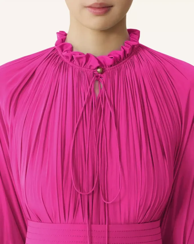 Kurzes Charmeuse-Kleid Kurzes Charmeuse-Kleid