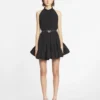 Kurzes Kleid mit Rüschen Kurzes Kleid mit Rüschen