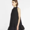 Kurzes Kleid mit Rüschen Kurzes Kleid mit Rüschen