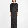 Langes besticktes Kleid