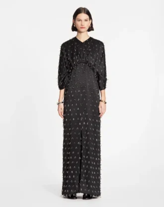 Langes besticktes Kleid