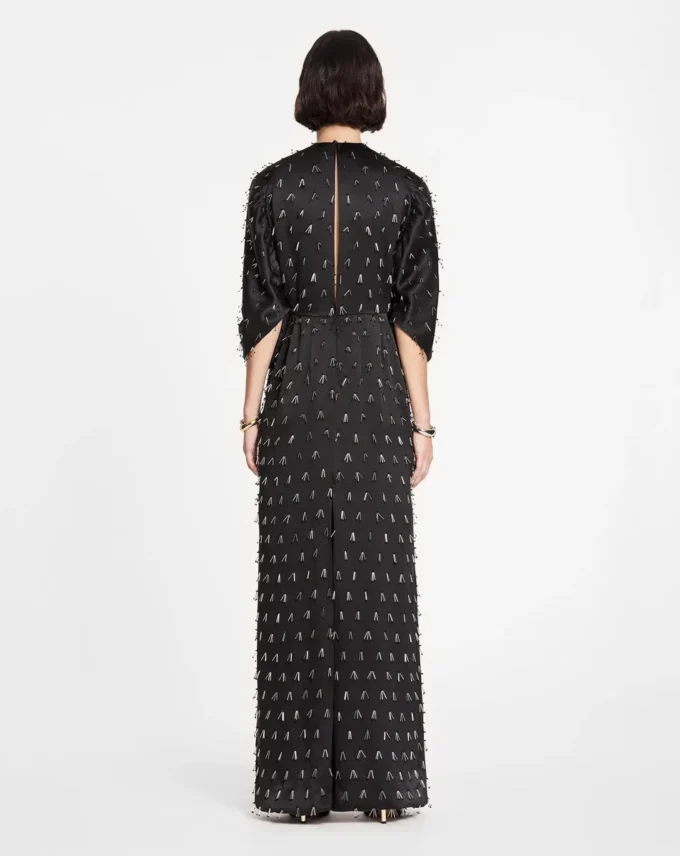 Langes besticktes Kleid