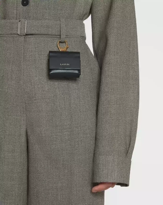 Lanvin Signature Lederetui für Airpods Pro Lanvin Signature Lederetui für Airpods Pro