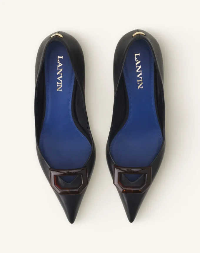 Lederpumps „Midnight Step” mit Schnalle