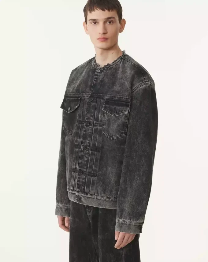 Lockere, gewaschene Jeansjacke Lockere, gewaschene Jeansjacke
