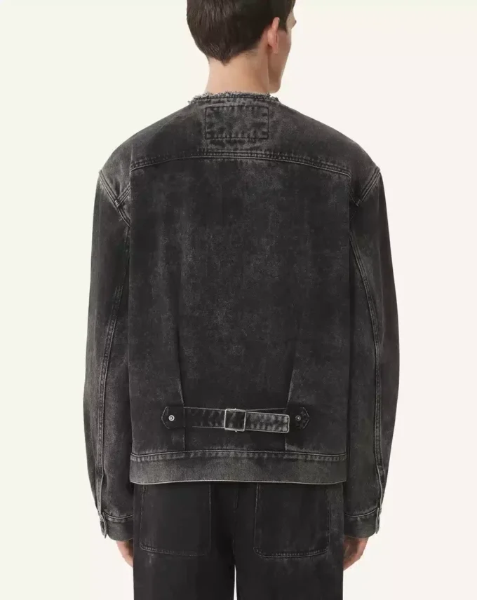 Lockere, gewaschene Jeansjacke Lockere, gewaschene Jeansjacke