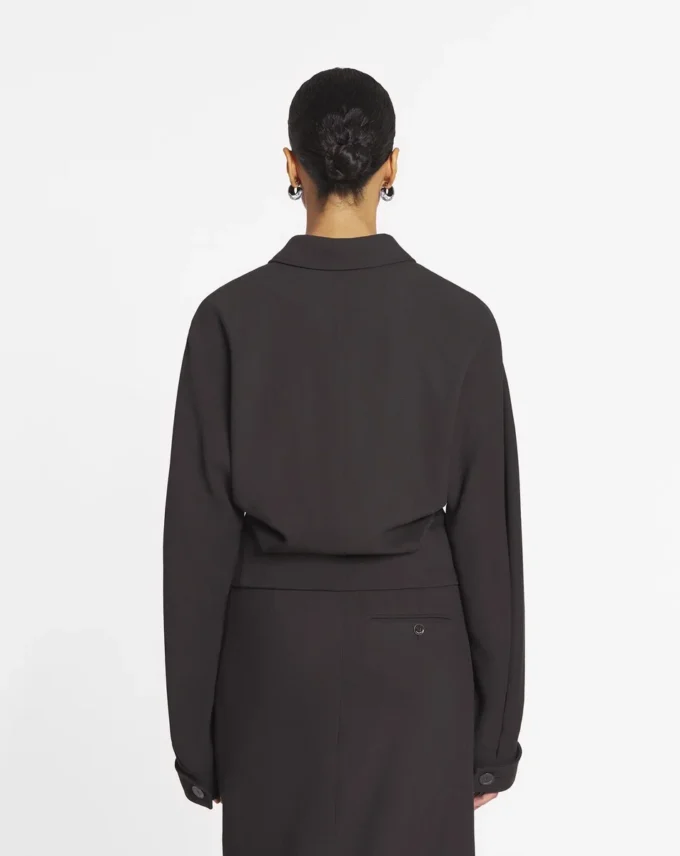 Maßgeschneiderte Jacke aus Wolle und Viskose Maßgeschneiderte Jacke aus Wolle und Viskose