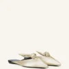 Midnight Step Bow Mule aus Metallic-Leder