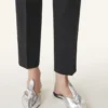Midnight Step Bow Mule aus Metallic-Leder