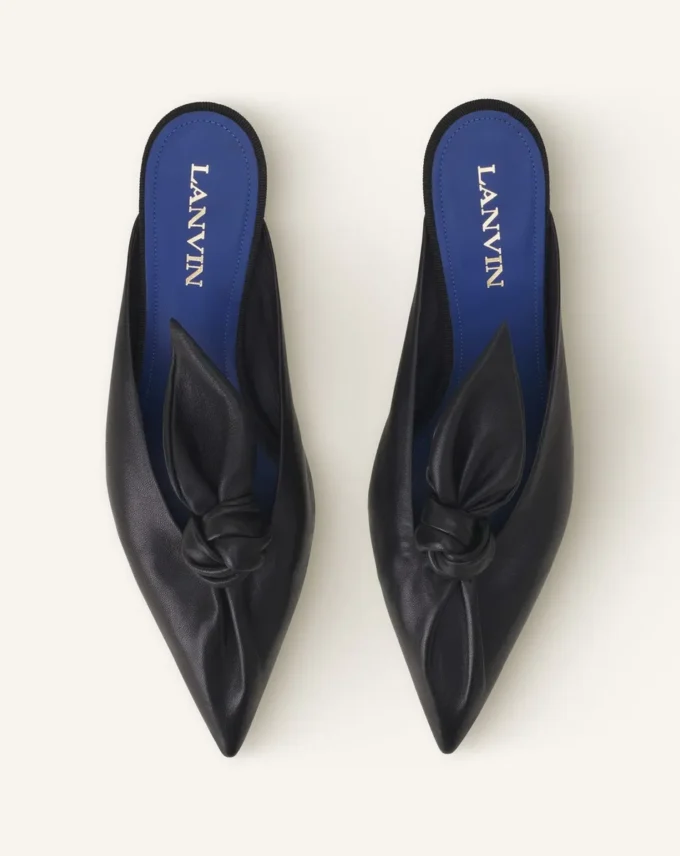 Midnight Step Leder-Pantolette mit Absatz und Schleife Midnight Step Leder-Pantolette mit Absatz und Schleife