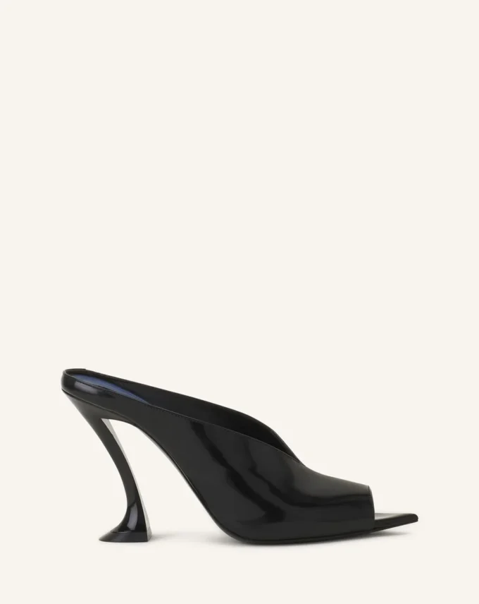 Midnight Step Mule aus Lackleder Midnight Step Mule aus Lackleder