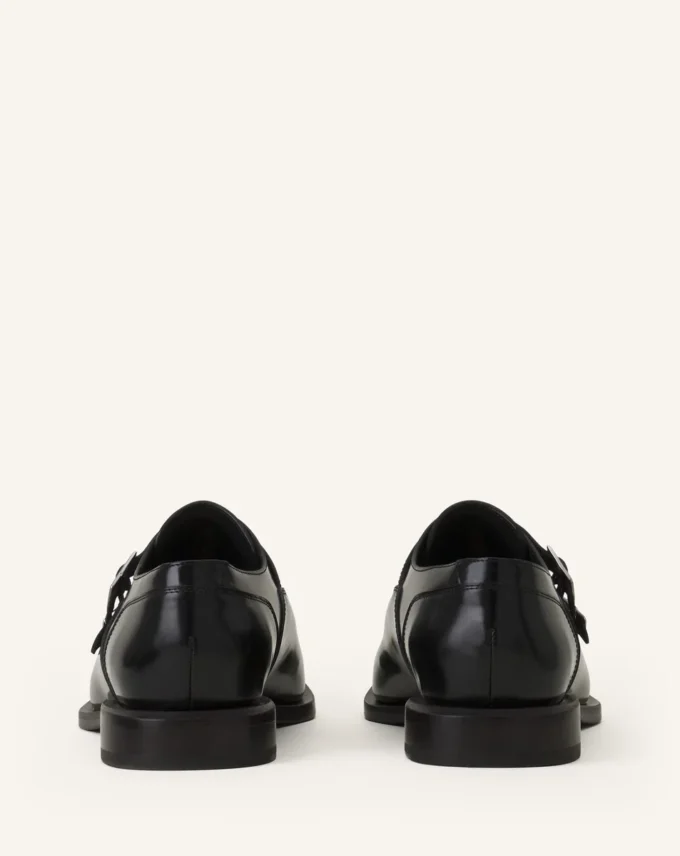 Monk-Schuhe aus glänzendem Leder Monk-Schuhe aus glänzendem Leder