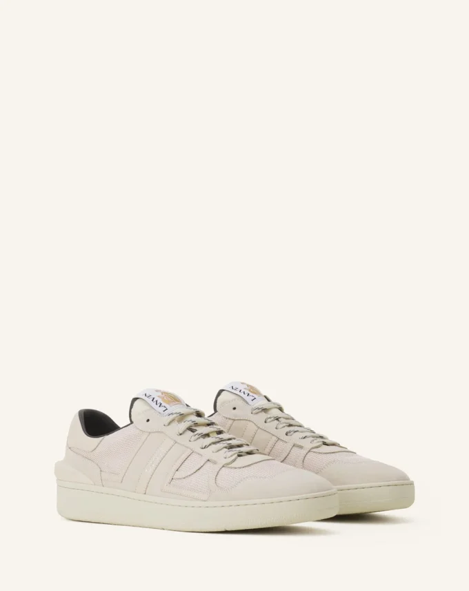 Sneaker aus Mesh in Lehmfarbe