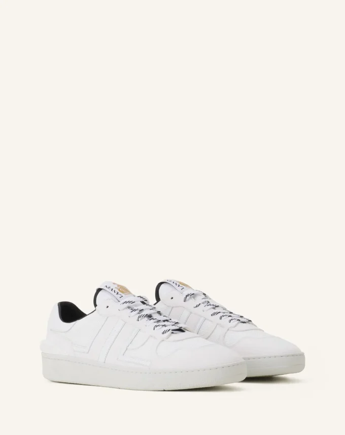 Sneaker aus Mesh in Lehmfarbe