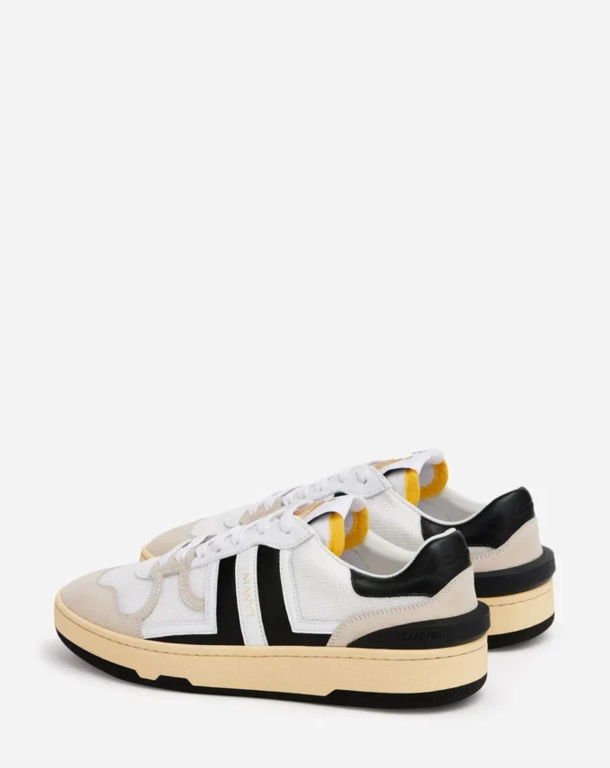 Sneaker aus Mesh in Lehmfarbe