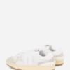 Sneaker aus Mesh in Lehmfarbe