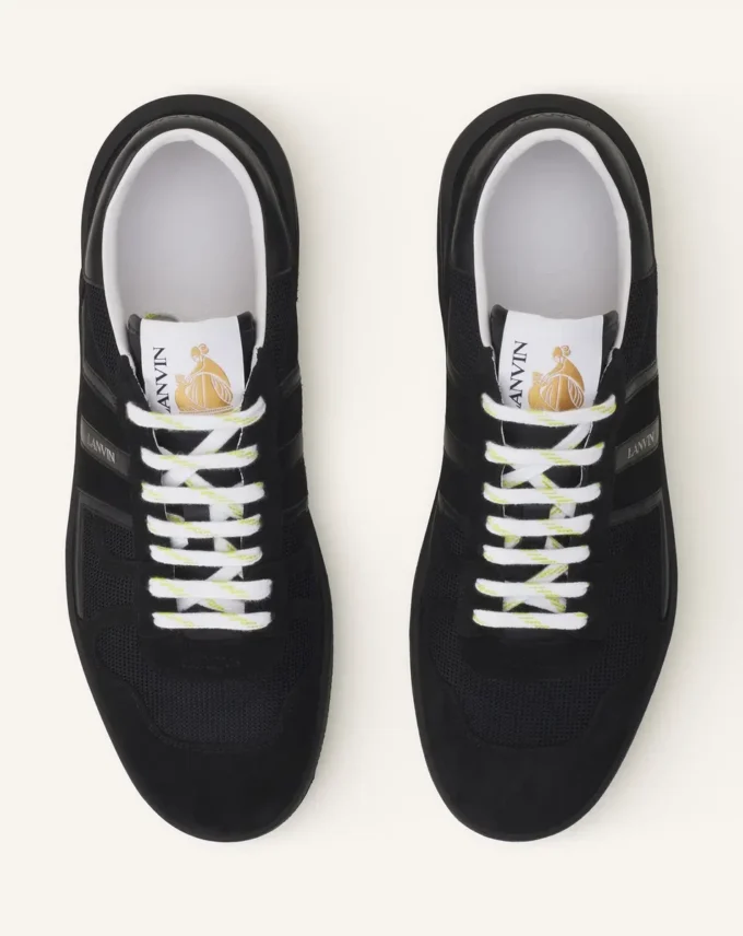 Sneaker aus Mesh in Lehmfarbe