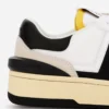 Sneaker aus Mesh in Lehmfarbe