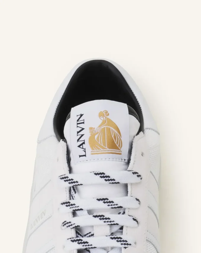 Sneaker aus Mesh in Lehmfarbe