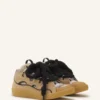 Sneakers aus Wildleder mit Mesh-Schnürsenkeln