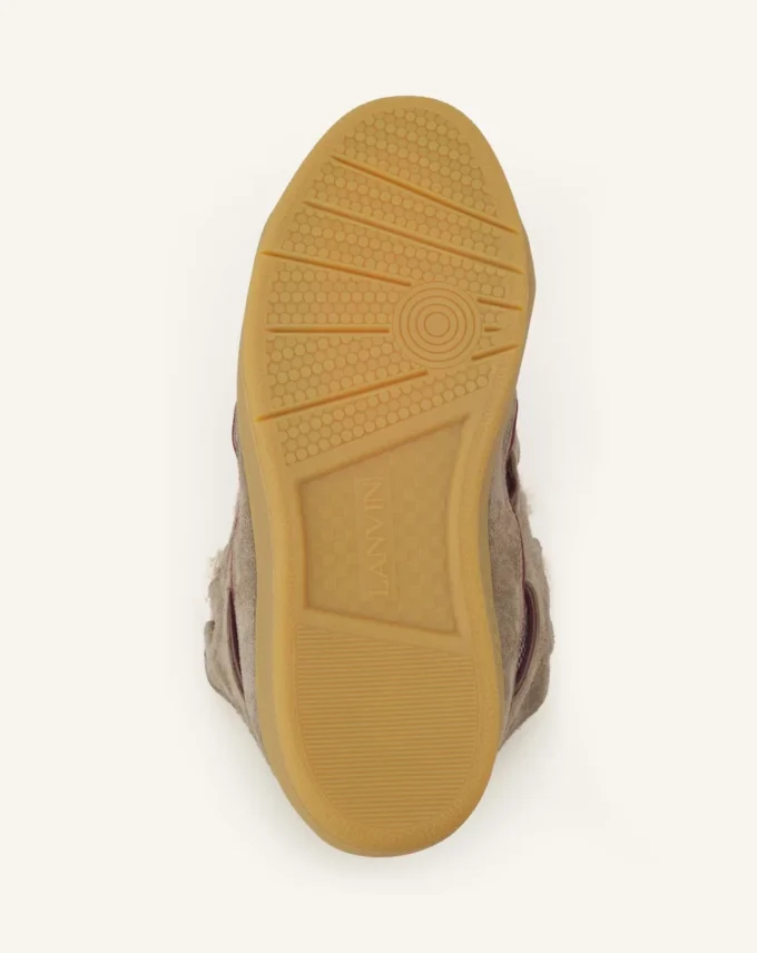 Sneakers aus Wildleder mit Mesh-Schnürsenkeln