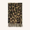 Wollschal mit Leopardenmuster