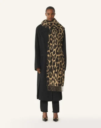 Wollschal mit Leopardenmuster